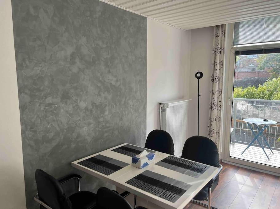 Schoenes City-Apartment Im Zentrum Mit Balkon هوف المظهر الخارجي الصورة